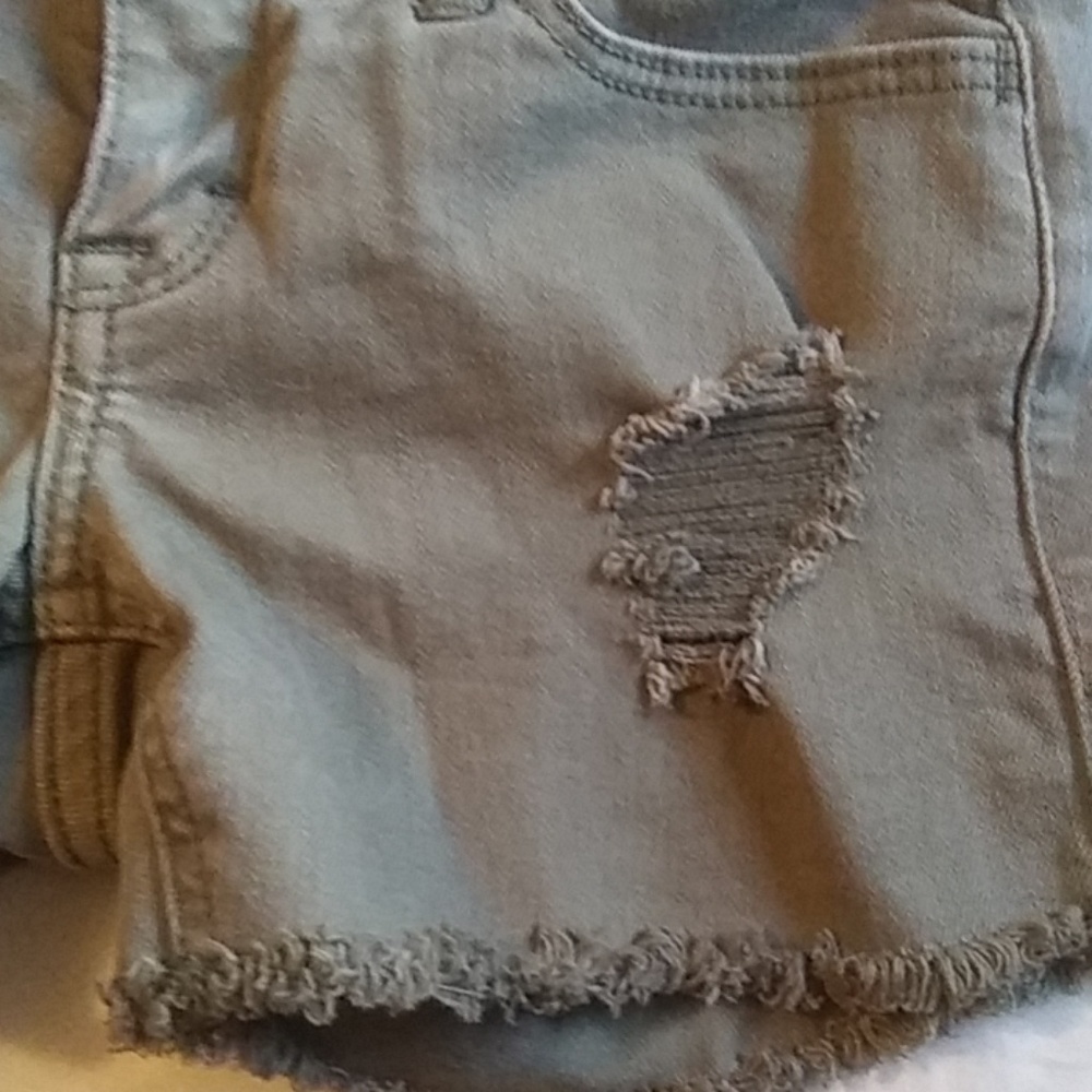 Shorts - Picture 2 of 4